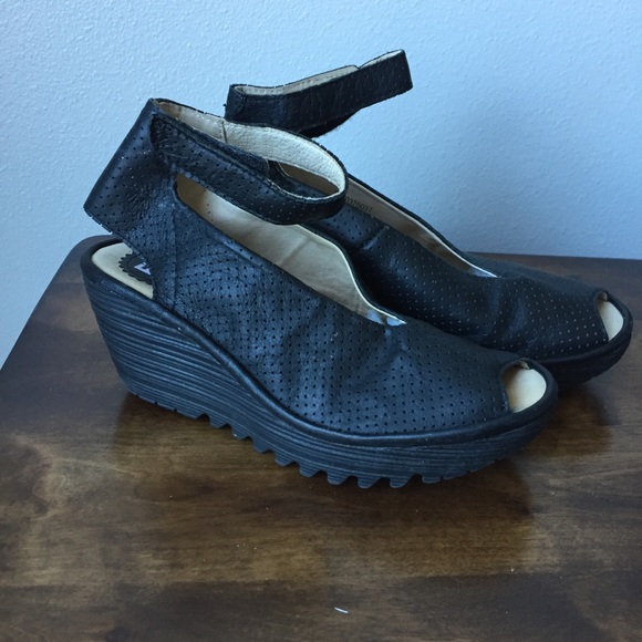 black fly london